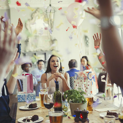 Hand-held confetti cannon:Essential for housewarming parties 